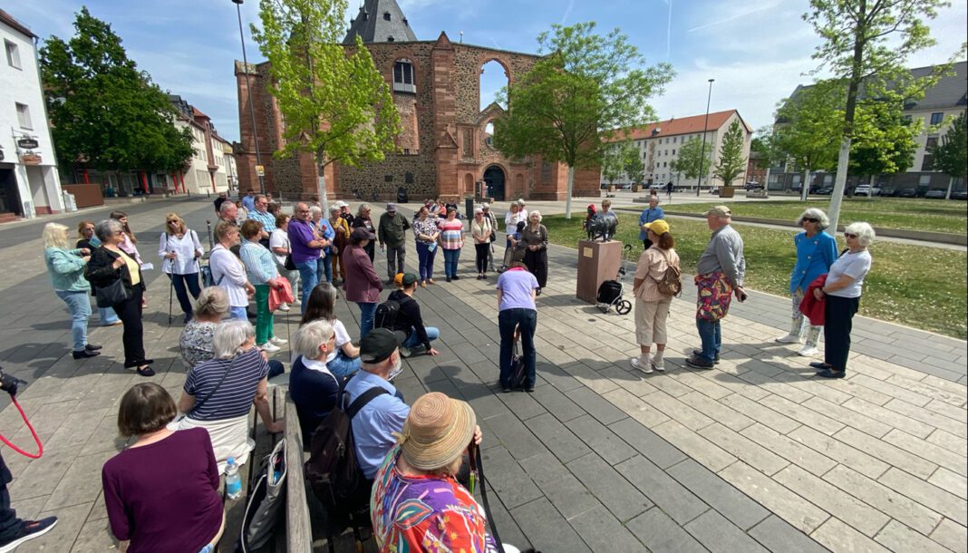 Abendliche Stadtführung in Hanau führt von Schlossplatz bis zur Neustadt