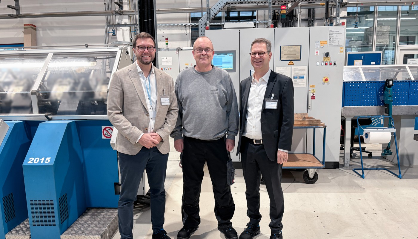 Bürgermeister besucht Umicore in Hanau und fordert mehr Ausbildung für Fachkräfte Bürgermeister besucht Umicore in Hanau und fordert mehr Ausbildung für Fachkräfte