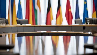 Debatte über Brandmauer: Ostdeutsche CDU-Politiker fordern Lockerung der Zusammenarbeit mit AfD Debatte über Brandmauer: Ostdeutsche CDU-Politiker fordern Lockerung der Zusammenarbeit mit AfD