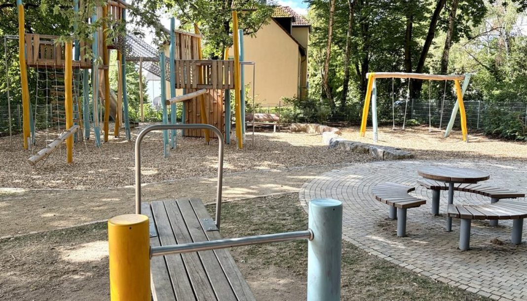 Erbenheim: Südlicher Abschnitt des Spielplatzes Moabiter Straße nach Umbau wieder nutzbar Erbenheim: Südlicher Abschnitt des Spielplatzes Moabiter Straße nach Umbau wieder nutzbar