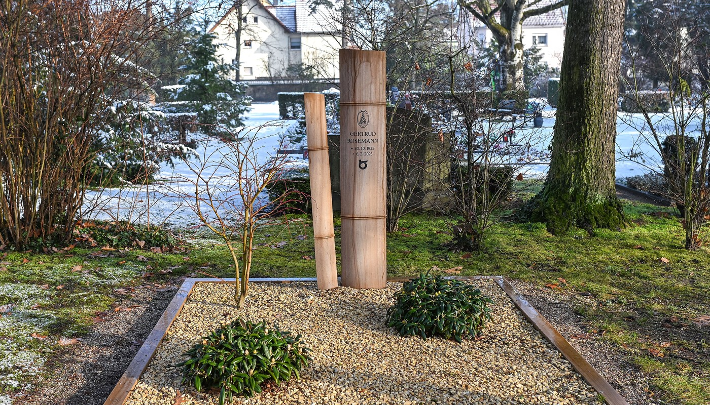 Hanau erklärt Gründerin des Puppenmuseums zur Ehrenbegräbnisstätte und übernimmt Pflege ihres Grabes