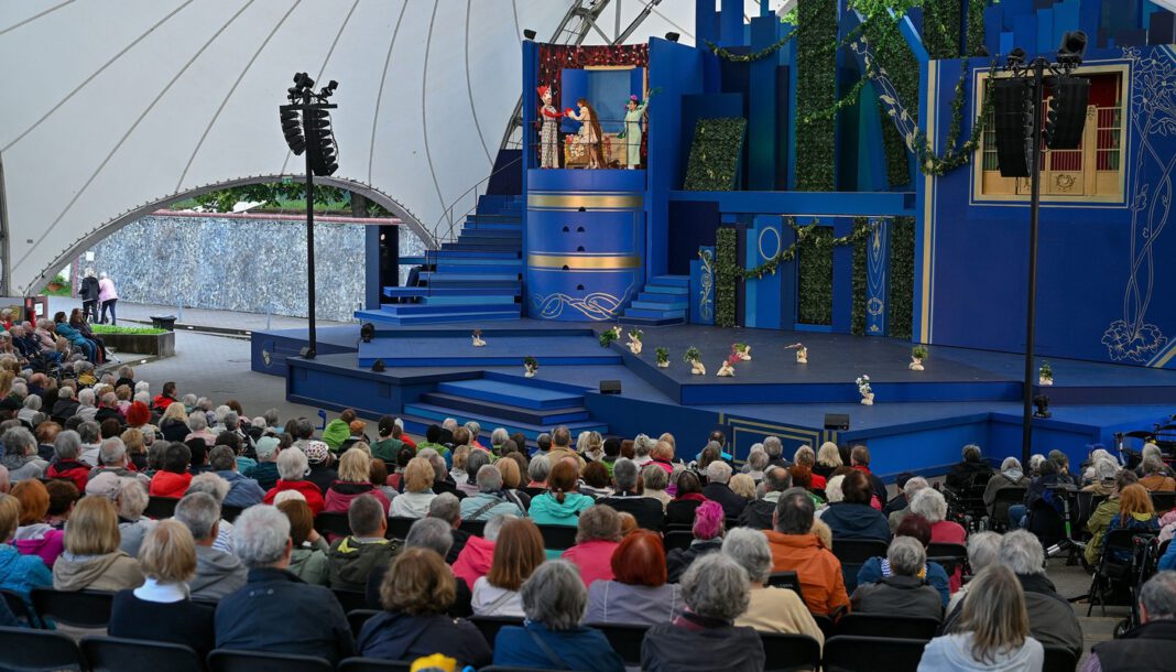 Hanau startet Woche mit Brüder Grimm Festspielen, Mainuferfest und Kreativmarkt Hanau startet Woche mit Brüder Grimm Festspielen, Mainuferfest und Kreativmarkt