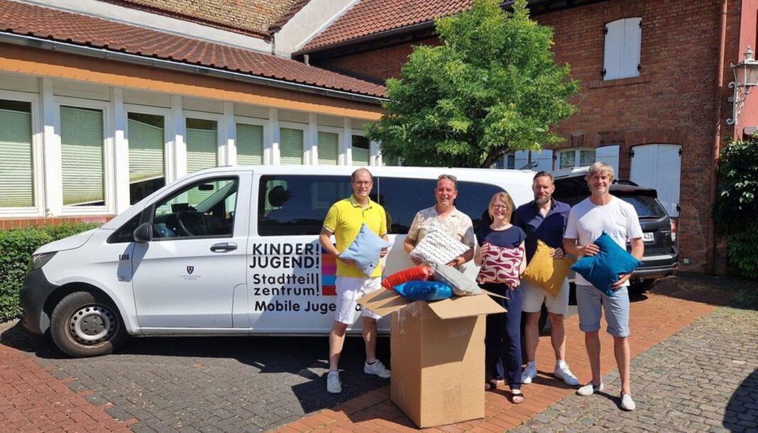 Lions Club stattet Jugendräume in Wiesbadens Osten mit Kissen aus