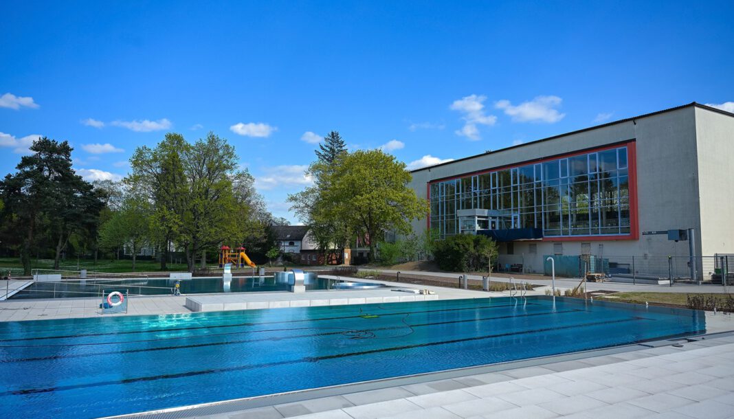 Modernisiertes Heinrich Fischer Freibad in Hanau öffnet mit fünftägigem Festprogramm