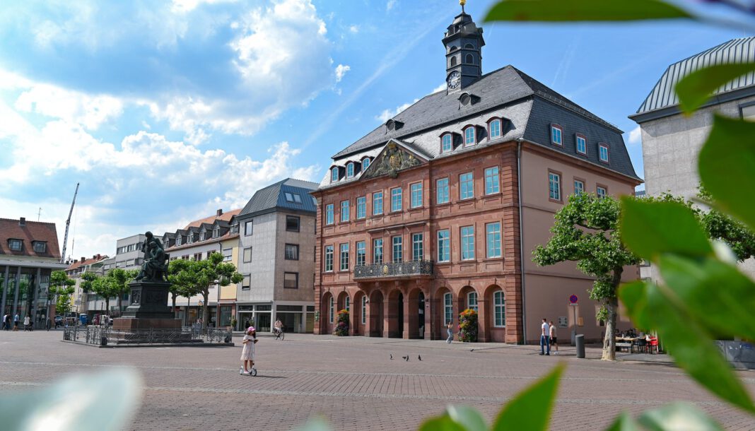 Neustadt: Ausstellung zeigt Lebensrealitäten von Menschen mit Suchterkrankung Neustadt: Ausstellung zeigt Lebensrealitäten von Menschen mit Suchterkrankung