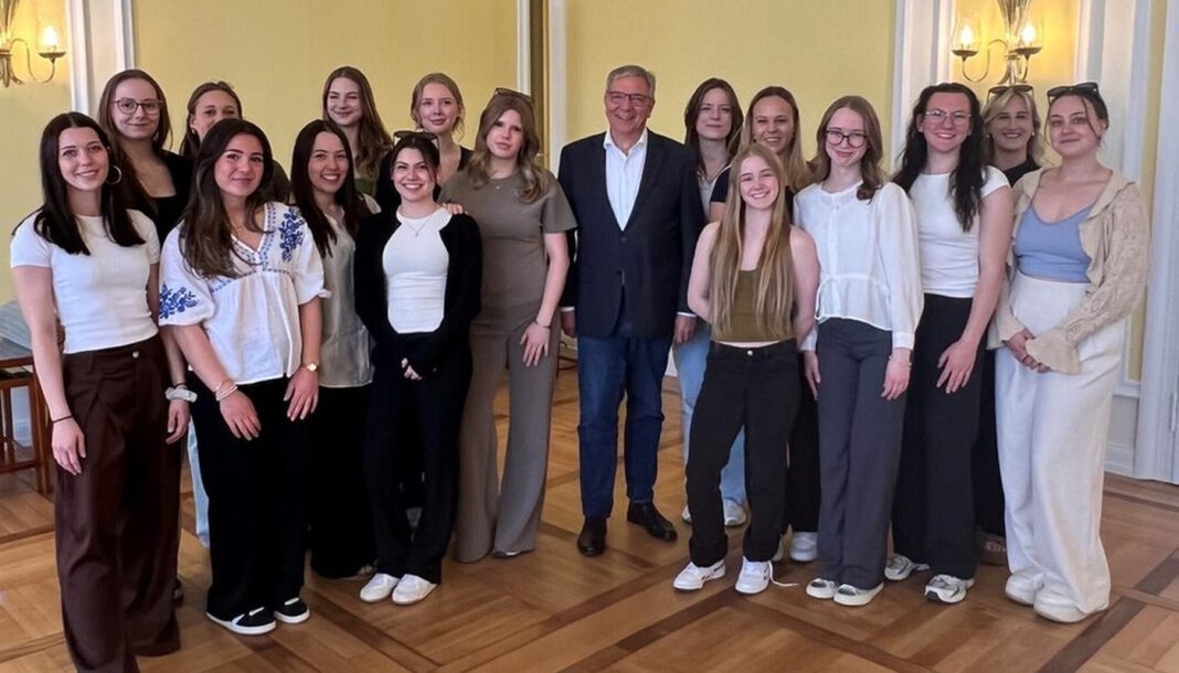 Phantastics feiern WM-Silber: Empfang im Wiesbadener Rathaus und Eintrag ins Sportehrenbuch