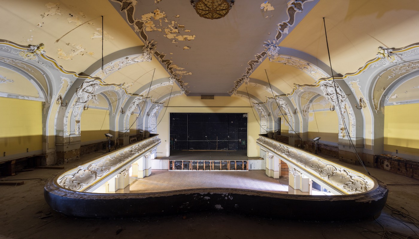 Stadt beschließt Schadstoffsanierung und Teilabriss der Walhalla