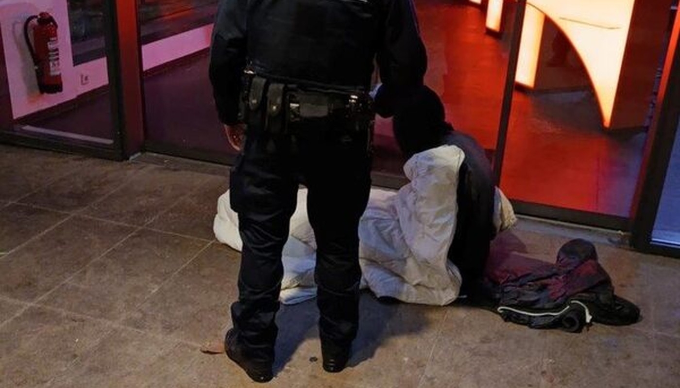 Warmes Getränk und Information: Stadtpolizei spricht Menschen ohne festen Wohnsitz an Warmes Getränk und Information: Stadtpolizei spricht Menschen ohne festen Wohnsitz an