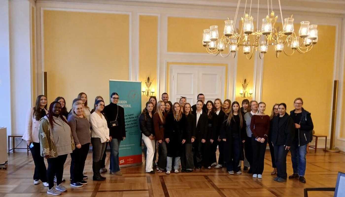 Wiesbaden empfängt 20 Jugendliche aus Dubrovnik zur Begegnung Europa zusammen erleben Wiesbaden empfängt 20 Jugendliche aus Dubrovnik zur Begegnung Europa zusammen erleben