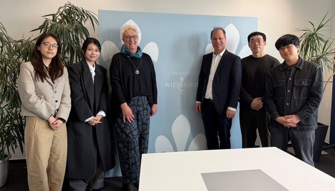 Wiesbaden erläutert integrierte Strategie für soziale Wohnraumversorgung bei Besuch aus Südkorea Wiesbaden erläutert integrierte Strategie für soziale Wohnraumversorgung bei Besuch aus Südkorea